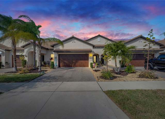 Property at 16909 April Plush Dr, Wimauma, FL 33598, 2 beds, 2.5 baths