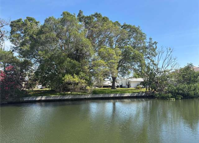 Property at 4417 Dolphin Ln, Palmetto, FL 34221