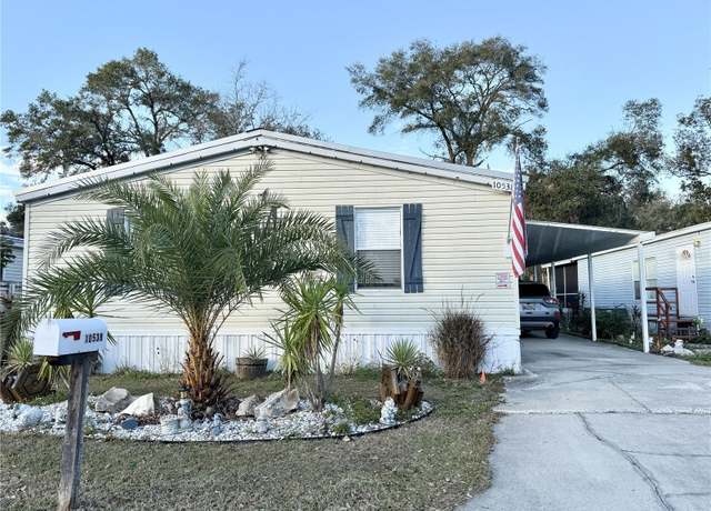 Property at 10538 Bay Hills Cir, Thonotosassa, FL 33592, 3 beds, 2.5 baths