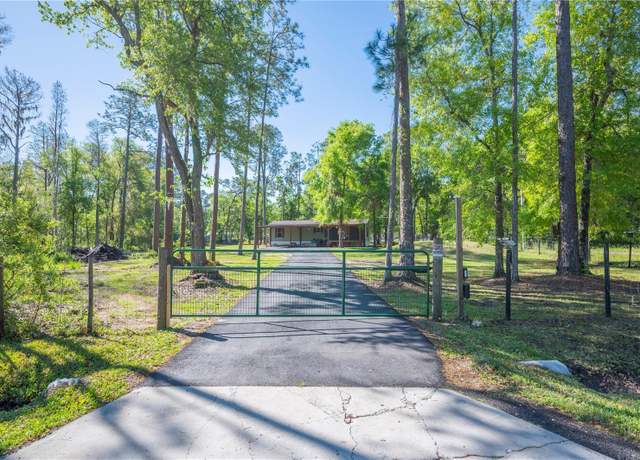 Property at 1412 Creekwood Run, Lakeland, FL 33809, 2 beds, 1 bath