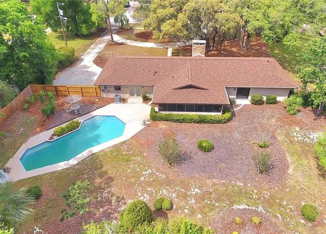 Property at 1212 Foxfire Dr, Apopka, FL 32712, 3 beds, 2.5 baths