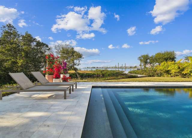 Property at 1640 Sea Breeze Dr, Tarpon Springs, FL 34689, 5 beds, 3.5 baths