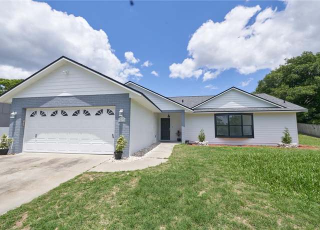 Property at 119 Ridgecrest Dr, Eustis, FL 32726, 3 beds, 2 baths