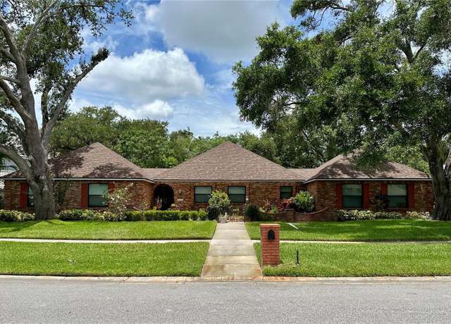 Property at 4405 Meadowwood Way, Tampa, FL 33618, 3 beds, 2.5 baths