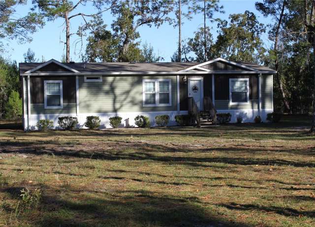Property at 221 Magnolia Rd, Hawthorne, FL 32640, 3 beds, 2 baths