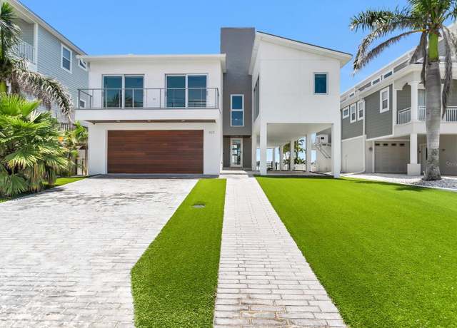 Property at 905 Bay Point Dr, Madeira Beach, FL 33708, 4 beds, 3.5 baths