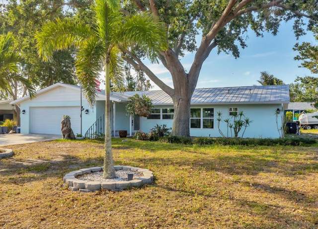 Property at 421 Blackburn Rd, Nokomis, FL 34275, 2 beds, 2 baths