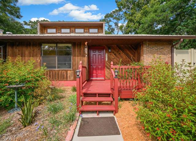 Property at 5211 NW 65th Ln, Gainesville, FL 32653, 3 beds, 2 baths
