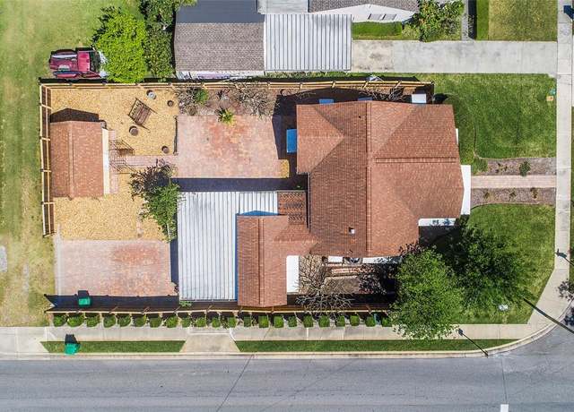 Property at 335 W Bay St, Winter Garden, FL 34787, 3 beds, 2 baths