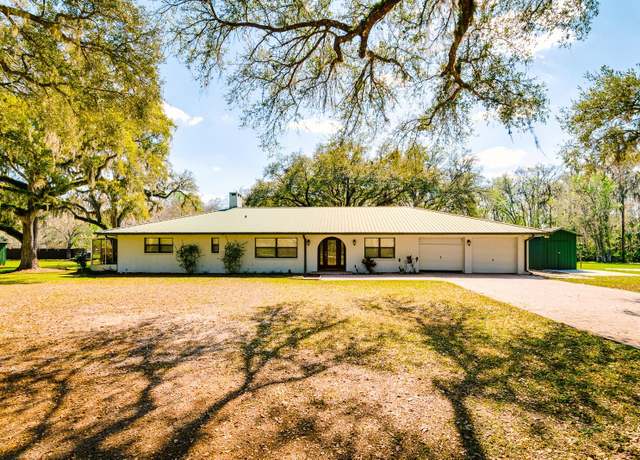 Property at 4942 CR 300, Lake Panasoffkee, FL 33538, 4 beds, 3 baths