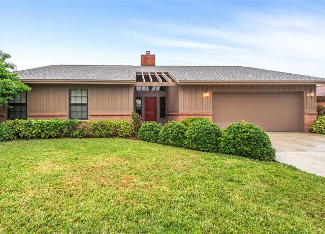 Property at 1916 38th St W, Bradenton, FL 34205, 4 beds, 3 baths
