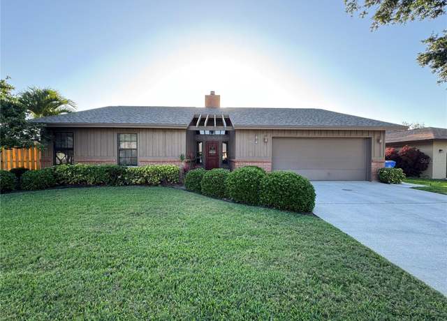 Property at 1916 38th St W, Bradenton, FL 34205, 4 beds, 3 baths
