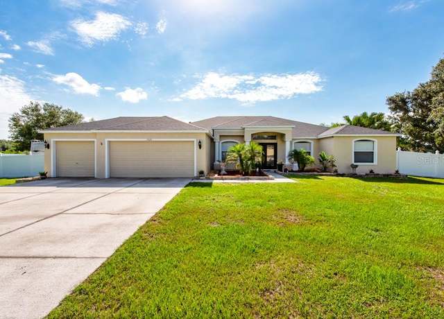 Property at 1521 Avondale Ridge Dr, Plant City, FL 33567, 4 beds, 3 baths