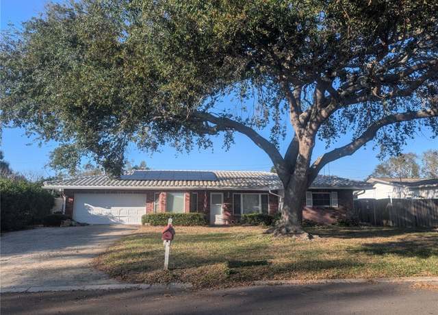 Property at 13913 Dominica Dr, Seminole, FL 33776, 2 beds, 2 baths