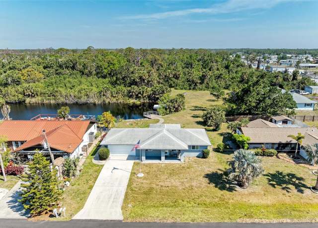 Property at 1278 Lincoln Dr, Englewood, FL 34224, 2 beds, 2 baths