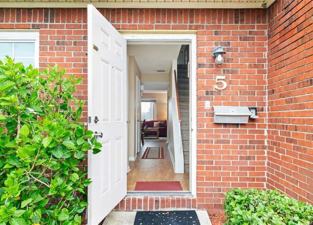 Property at 1920 E Edgewood Dr Unit G5, Lakeland, FL 33803, 2 beds, 1.5 baths