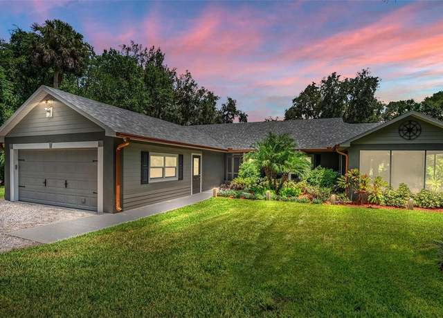 Property at 402 Lake St, Umatilla, FL 32784, 3 beds, 2 baths