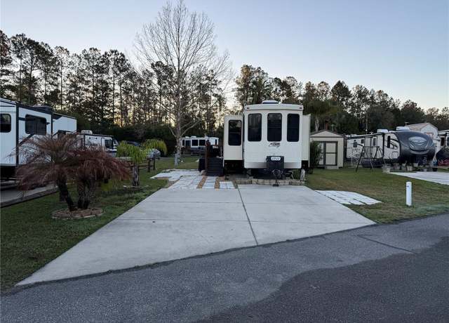 Property at 2933 NE 104th Ave, Silver Springs, FL 34488