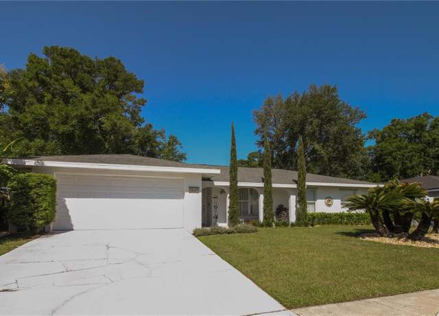 Property at 1529 Glastonberry Rd, Maitland, FL 32751, 4 beds, 2 baths