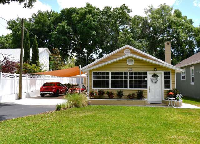 Property at 418 E 10th Ave, Mount Dora, FL 32757, 4 beds, 3 baths