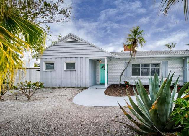 Property at 552 Juan Anasco Dr, Longboat Key, FL 34228, 3 beds, 3.5 baths