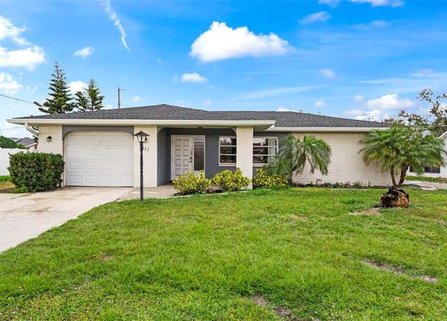 Property at 427 Canterbury Rd, Venice, FL 34293, 2 beds, 2 baths