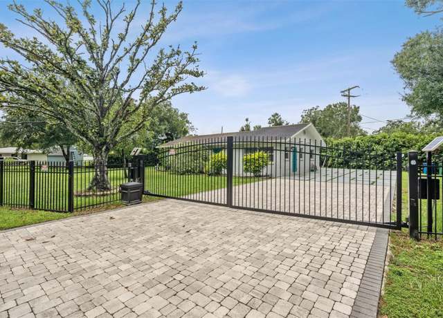 Property at 1301 Alicia Ave, Tampa, FL 33604, 3 beds, 1 bath