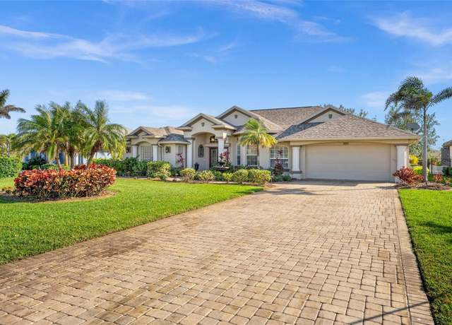 Property at 290 Rotonda Blvd E, Rotonda West, FL 33947, 3 beds, 2 baths