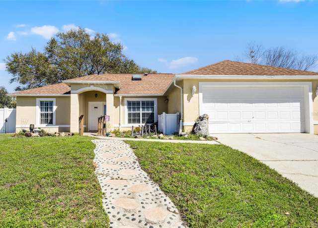 Property at 600 Park Valley Cir, Minneola, FL 34715, 3 beds, 2 baths