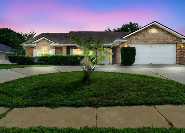 Property at 40 Hollow Pine Dr, Debary, FL 32713, 4 beds, 3 baths