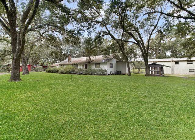 Property at 3350 NE 125th Terrace Rd, Silver Springs, FL 34488, 5 beds, 4 baths