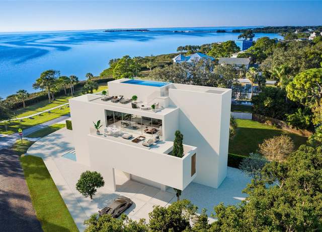 Property at 100 Shore Dr, Tarpon Springs, FL 34689, 3 beds, 2.5 baths