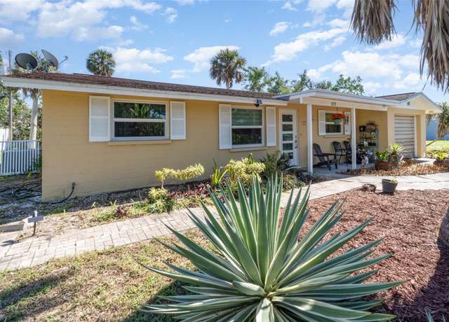 Property at 375 Magnolia Rd, Venice, FL 34293, 3 beds, 2.5 baths