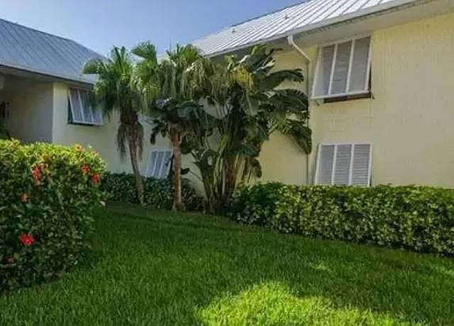 Property at 7300 Sunshine Skyway Ln S #104, St Petersburg, FL 33711, 2 beds, 2 baths