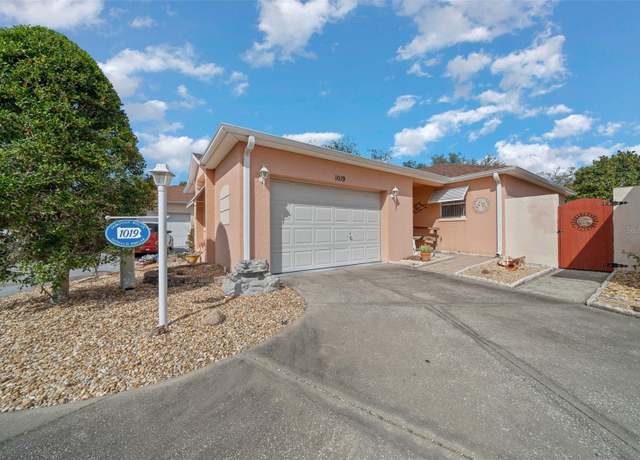 Property at 1019 Avalon Ave, Lady Lake, FL 32159, 2 beds, 2 baths