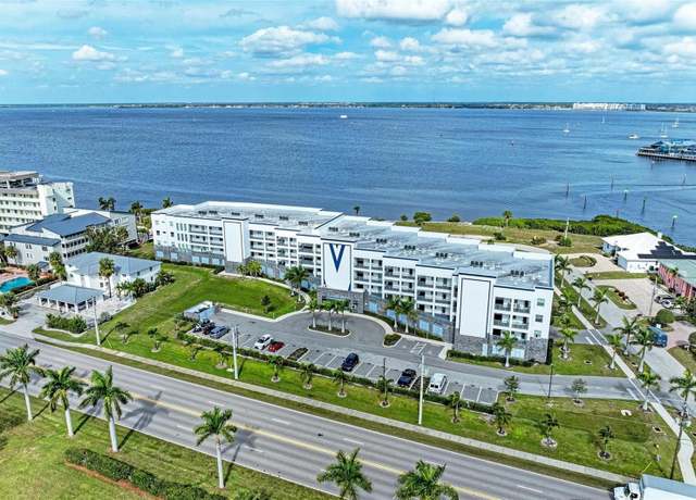 Property at 1425 Park Beach Cir #149, Punta Gorda, FL 33950, 2 beds, 2.5 baths