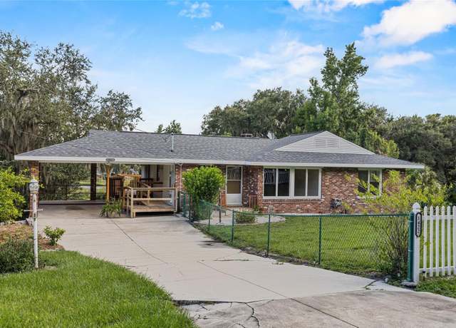 Property at 1422 E 8th Ave, Mount Dora, FL 32757, 3 beds, 3.5 baths