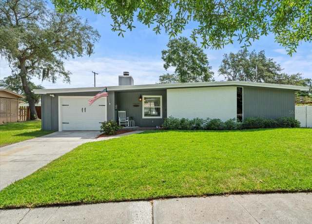 Property at 10603 Coquita Ln, Tampa, FL 33618, 3 beds, 2 baths