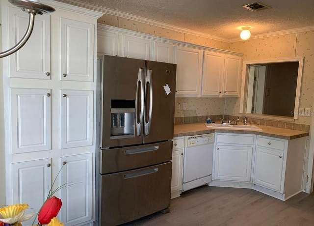 Property at 3711 Binnacle Dr, Tampa, FL 33611, 3 beds, 2 baths