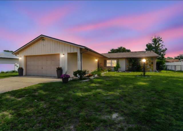 Property at 7177 Lexington Cir, Brooksville, FL 34602, 3 beds, 2 baths