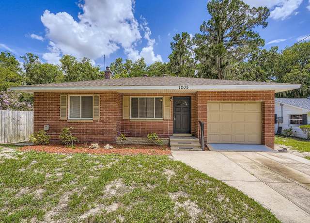 Property at 1205 Deleon Ave, Leesburg, FL 34748, 3 beds, 1 bath