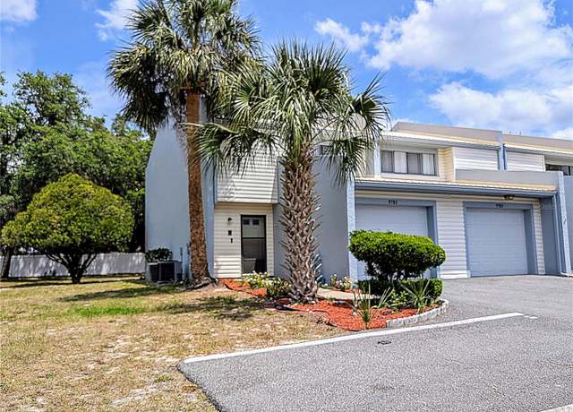 Property at 9781 E Goldfinch Ln, Inverness, FL 34450, 2 beds, 2.5 baths