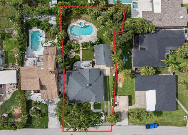 Property at 58 Aster St, Clearwater Beach, FL 33767, 4 beds, 3.5 baths