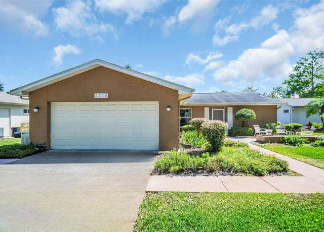 Property at 2814 Lomond Dr, Palm Harbor, FL 34684, 2 beds, 2 baths