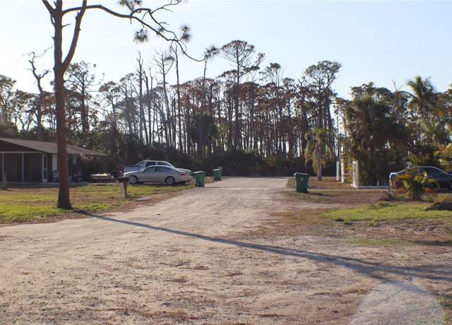 Property at 7500 Beckers Ln, Englewood, FL 34224, 9 beds, 7 baths