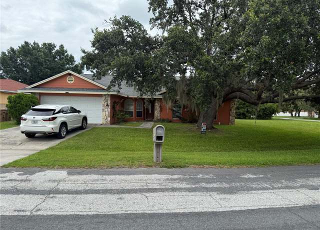 Property at 925 Derbyshire Dr, Kissimmee, FL 34758, 5 beds, 2 baths