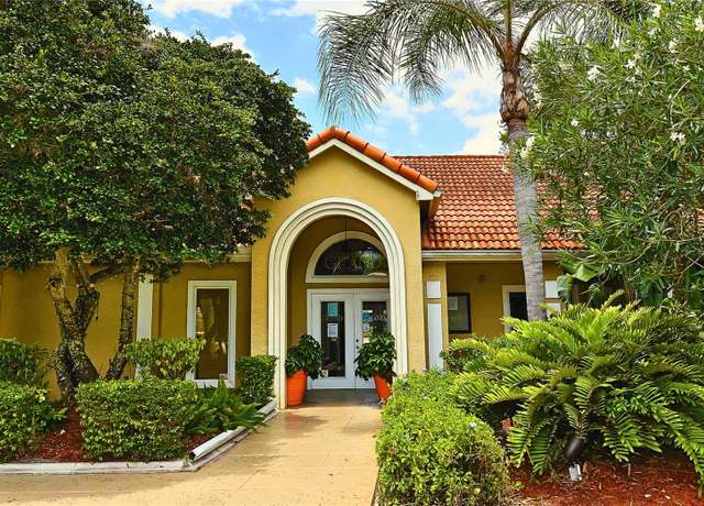 Property at 4065 Crockers Lake Blvd #22, Sarasota, FL 34238, 3 beds, 2 baths