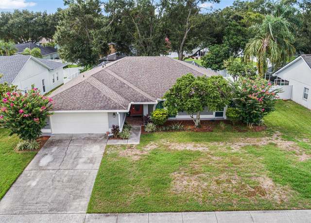 Property at 707 Powder Horn Row, Lakeland, FL 33809, 5 beds, 2 baths