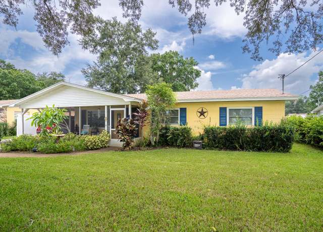 Property at 122 Bishop St, Auburndale, FL 33823, 3 beds, 2 baths