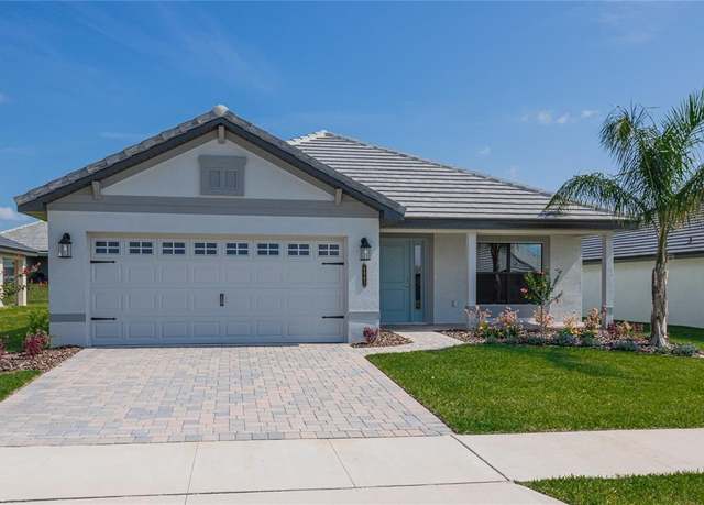 Property at 5409 Waterside Dr, Auburndale, FL 33823, 4 beds, 3 baths